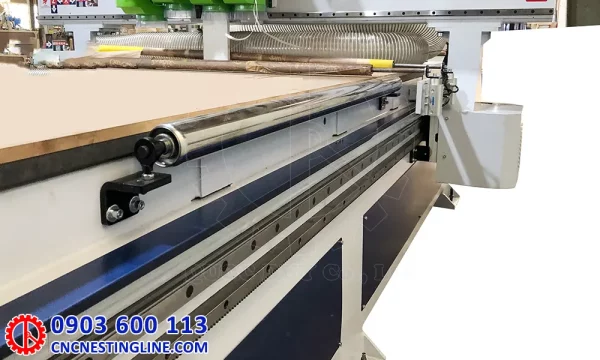 Rulo hỗ trợ lên phôi bên hông máy gia công cnc 4 đầu | cncnestingline