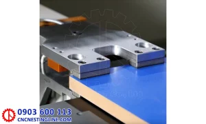 Kẹp đưa phôi tự động máy khoan CNC 6 mặt ván | cncnestingline