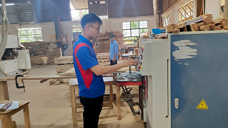 Kỹ thuật bảo dưỡng phần điện máy cắt cnc tại xưởng Long An