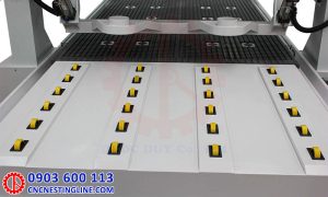 Bàn hỗ trợ đưa phôi máy CNC 4 đầu