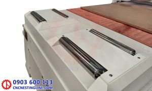 Rulo hỗ trợ lên ván sau máy