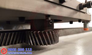 Thanh răng - bánh răng máy CNC trung tâm 4 đầu