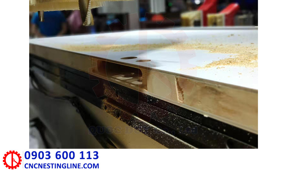 MÁY CNC LÀM Ổ KHÓA BẢN LỀ CỬA GỖ FULL AUTO - SM 60MS CNC A 4 Giải pháp sản xuất cửa gỗ hiện đại | CNC Nesting Line