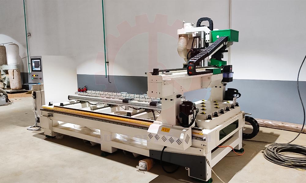 MÁY ĐỤC Ổ KHÓA BẢN LỀ THAY DAO TỰ ĐỘNG - SMPS 1124 2 Máy đục ổ khóa bản lề tự động | CNC Nesting Line