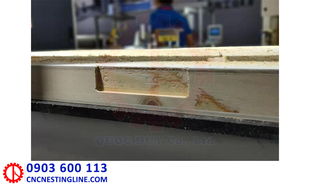 MÁY CNC LÀM Ổ KHÓA BẢN LỀ CỬA GỖ FULL AUTO - SM 60MS CNC A 1 Máy phay ổ khóa cửa full option | CNC Nesting Line