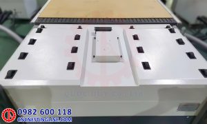 Bàn rulo đưa phôi máy gia công CNC 3 đầu