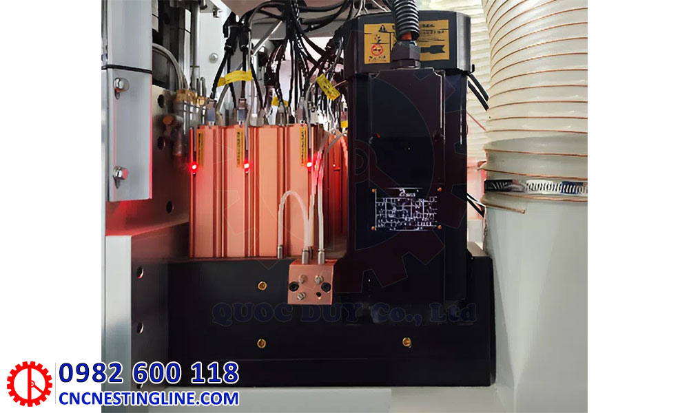 cum-khoan-tren-may-cnc-khoan-van-6-mat Cụm khoan trên máy CNC khoan ván 6 mặt