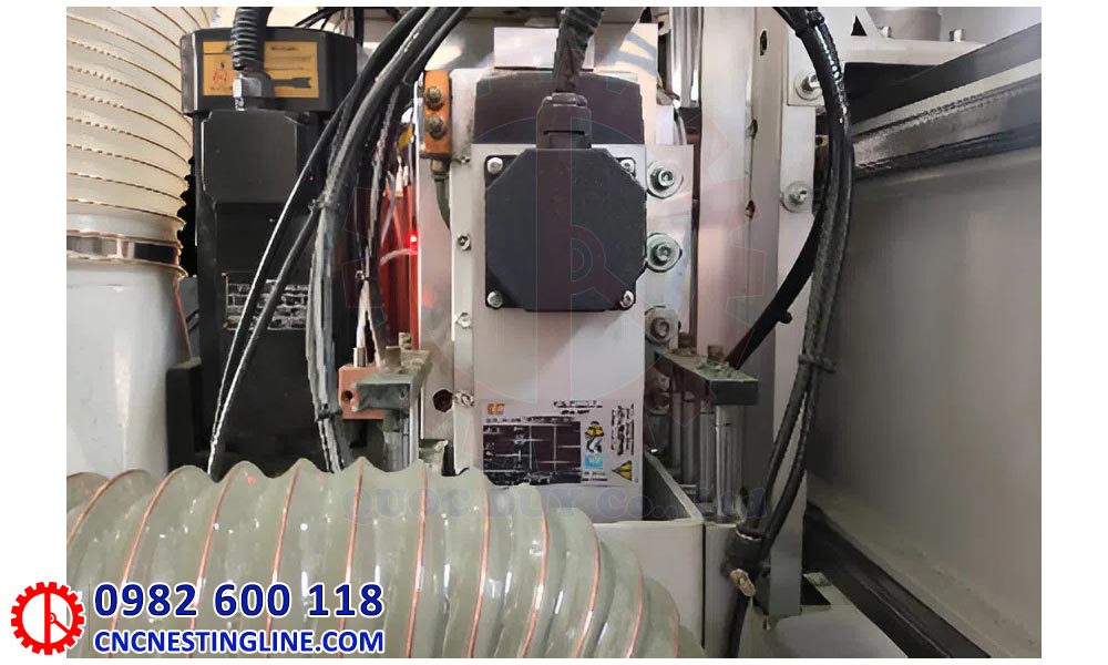 dong-co-phay-router-may-cnc-khoan-van-6-mat Động cơ phay router máy CNC khoan ván 6 mặt