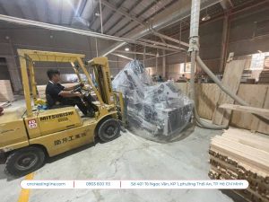 Mua máy tiện gỗ CNC 4 trục giá tốt Quốc Duy