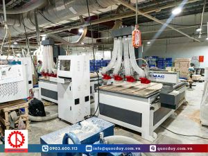 MÁY KHẮC GỖ CNC 4 ĐẦU BÀN HÚT CHÂN KHÔNG - SFDWT 1325 VC 3 Giao máy CNC gỗ khắc 3D tại Bình Dương | Quốc Duy