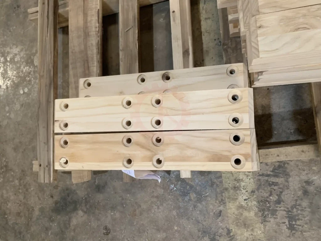 Máy CNC phay mộng âm 3 đầu 2 bàn tại Bình Dương