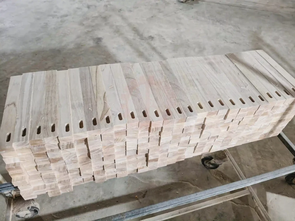 Máy đánh mộng âm CNC 4 đầu tại Bình Dương