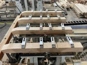 MÁY CNC 4 TRỤC 16 DAO KẸP XOAY 180 ĐỘ (6 BÀN LẬT) – KW T4X4 24S 6 Máy làm mộng âm dương CNC kẹp lật 180 độ tại Đồng Nai