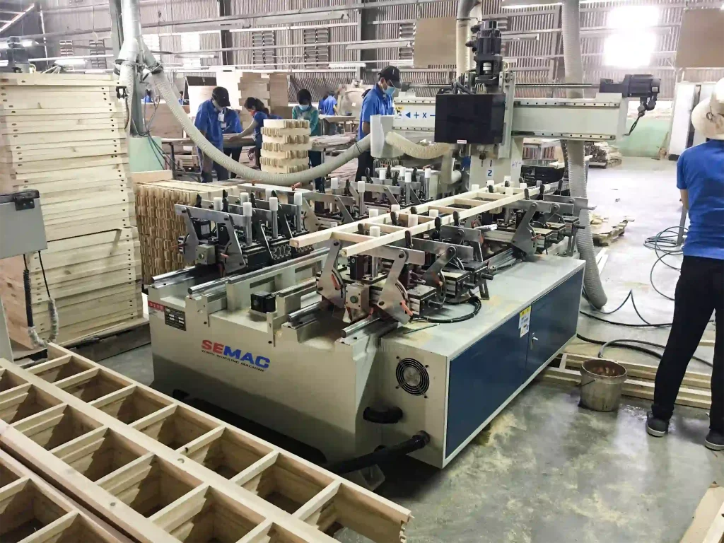 Máy phay khoan tạo mộng âm CNC 2 đầu tại Quy Nhơn
